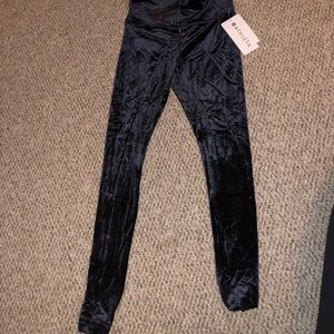 ATHLETA Chaturanga black velvet tight